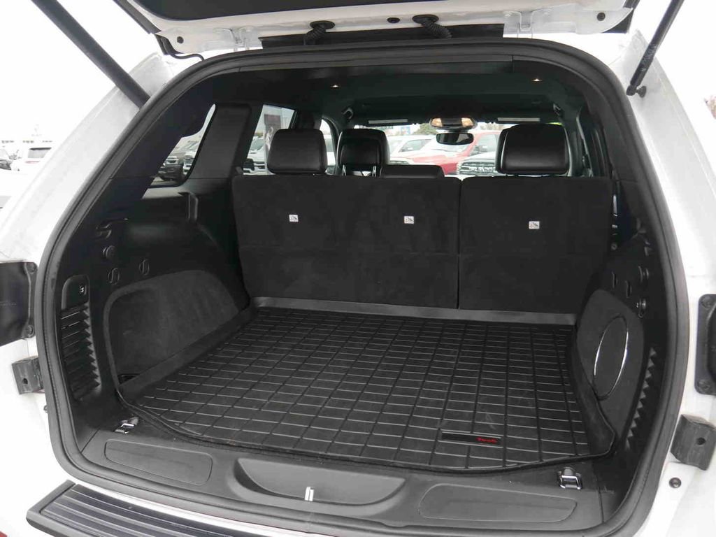 Used 2020 Jeep Grand Cherokee Altitude image 10