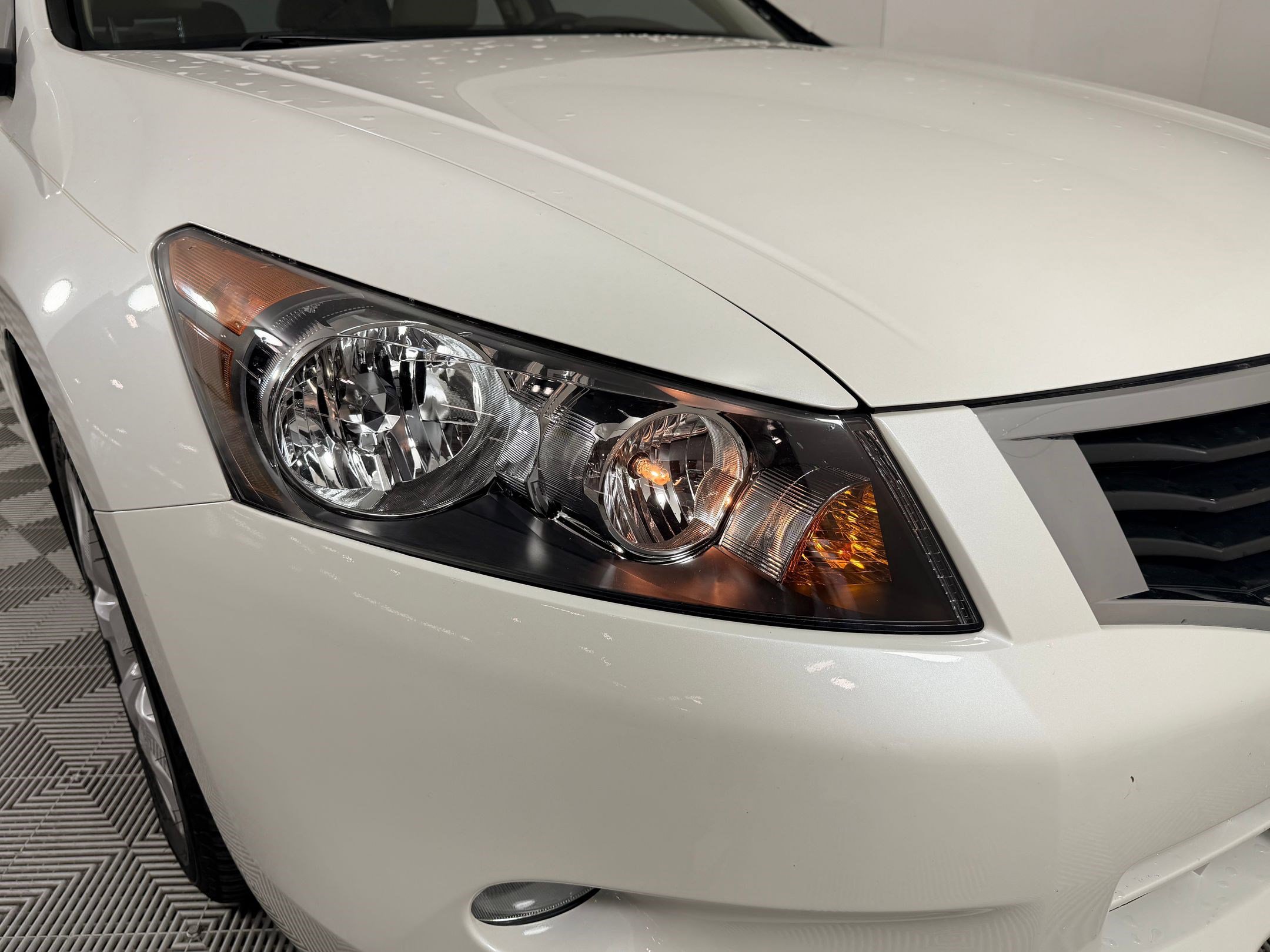Used 2010 Honda Accord EX-L image 11