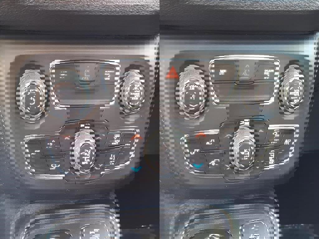 Used 2018 Jeep Compass Trailhawk w/ Leather Interior Group image 19