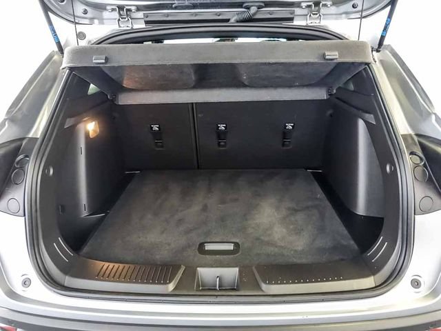 Certified 2025 Chevrolet Trax RS w/ Sunroof Package FWD image 28