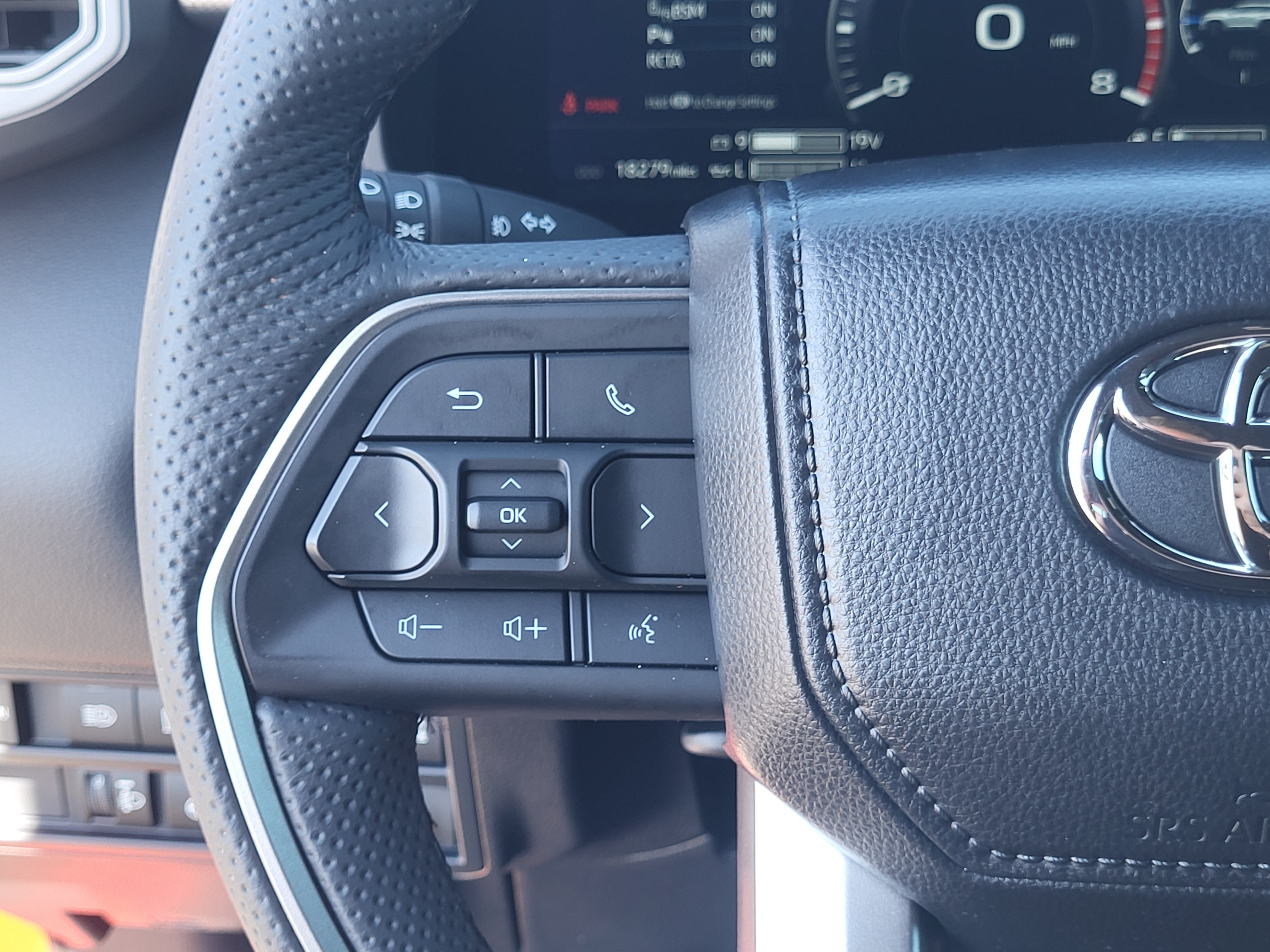 Certified 2026 Toyota Sequoia Limited w/ TRD Off-Road Package AWD/4WD image 16