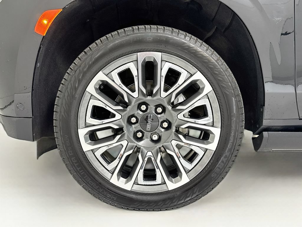 Used 2023 GMC Yukon Denali Ultimate w/ LPO, Floor Liner Package AWD/4WD image 35