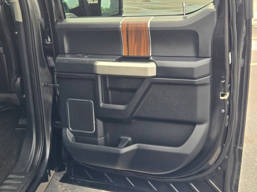 Used 2015 Ford F150 Lariat w/ Equipment Group 501A Mid AWD/4WD image 9