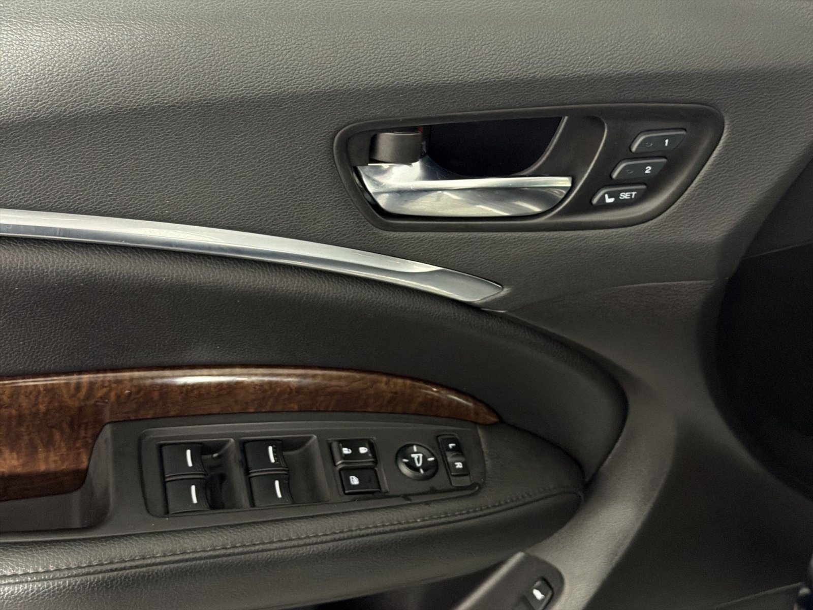 Used 2020 Acura MDX SH-AWD image 15