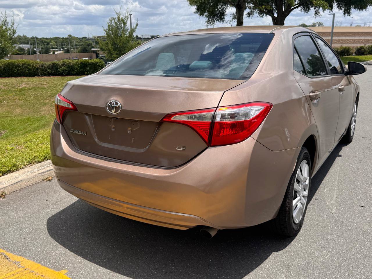Used 2016 Toyota Corolla LE FWD image 39