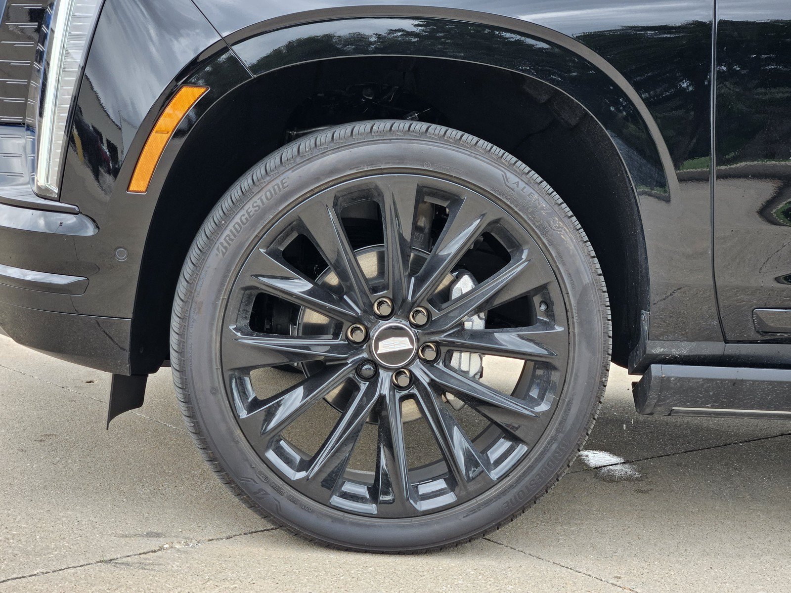 New 2026 Cadillac Escalade Platinum Sport w/ LPO, ONYX Package AWD/4WD image 7
