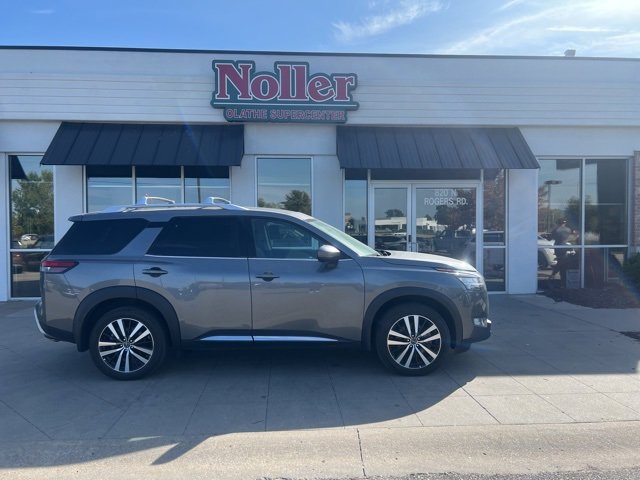 Used 2024 Nissan Pathfinder Platinum w/ Cargo Package video 1