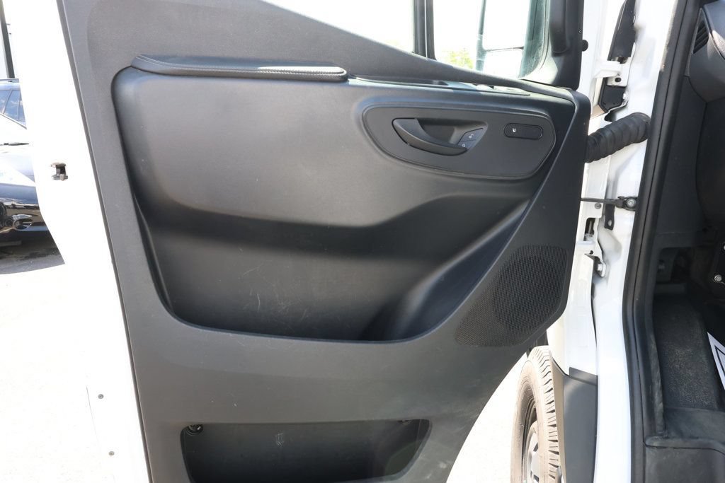 Used 2022 Mercedes-Benz Sprinter 2500 image 10