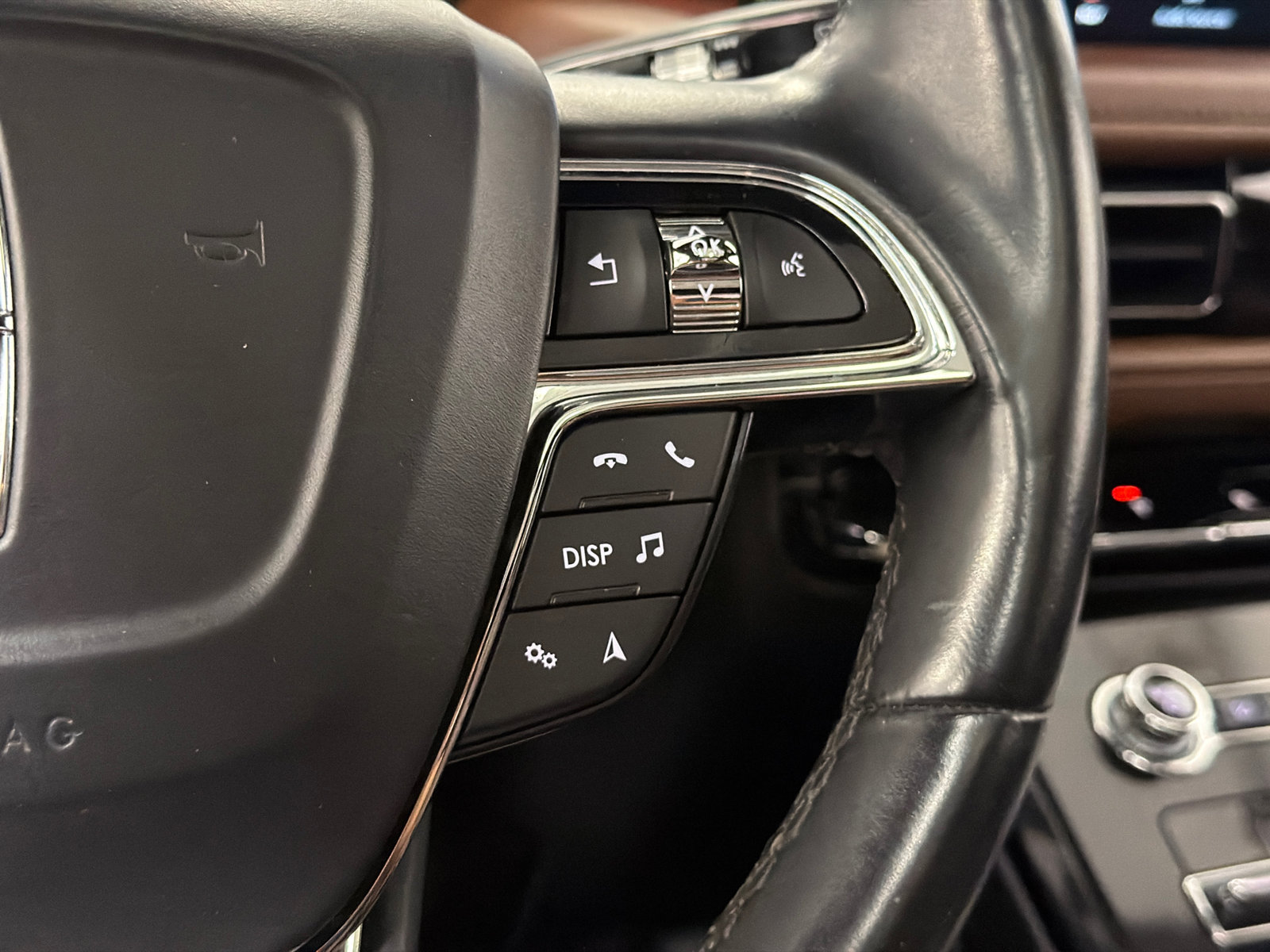 Used 2022 Lincoln Nautilus Reserve FWD image 23