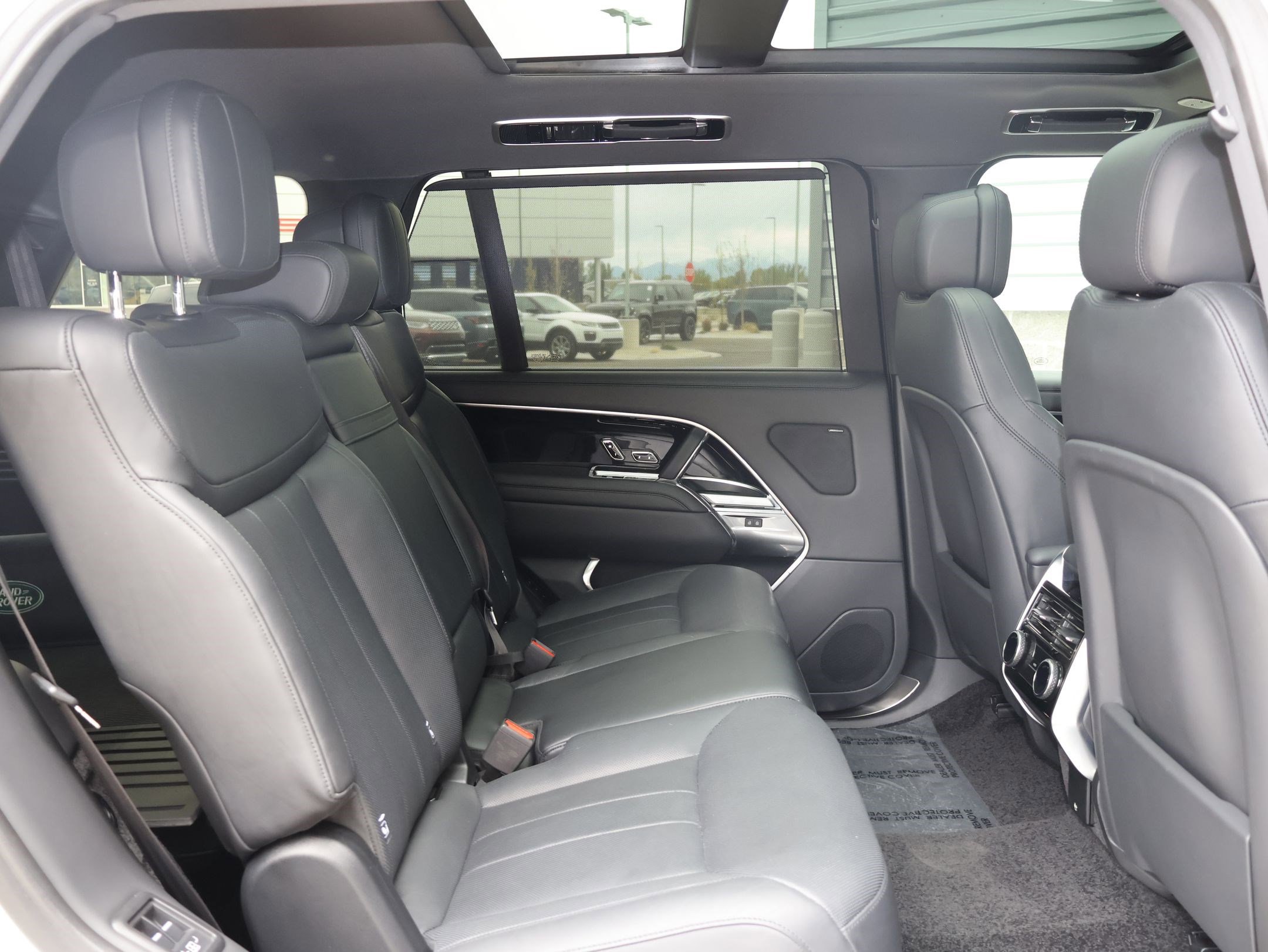 Certified 2024 Land Rover Range Rover Long Wheelbase SE image 29