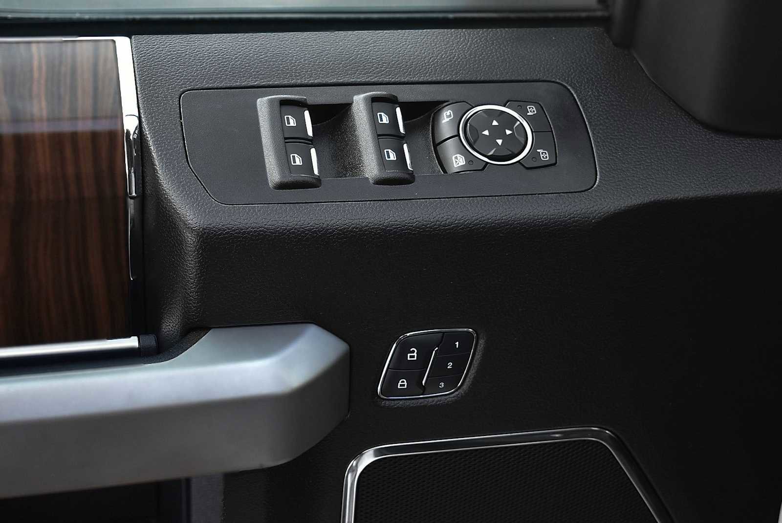 Used 2017 Ford F150 Lariat w/ Equipment Group 502A Luxury image 33