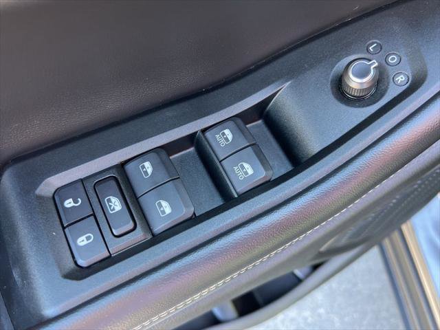 Certified 2024 Jeep Grand Cherokee Altitude image 11