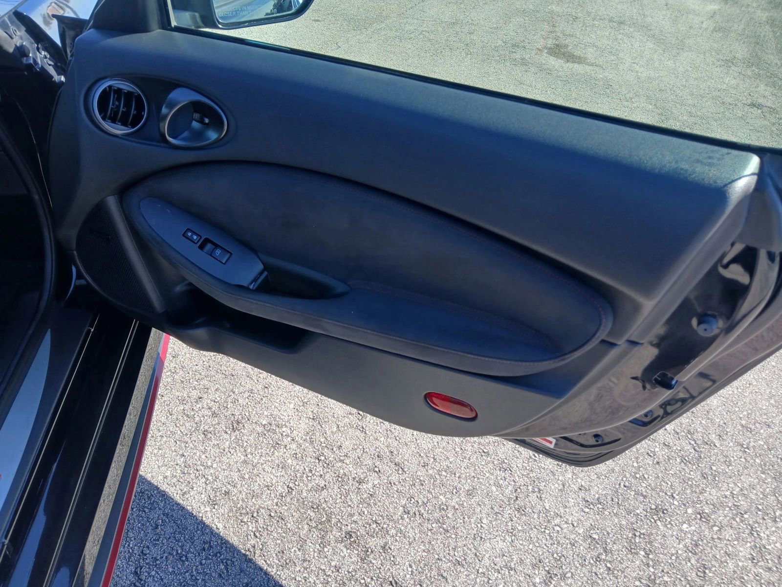 Used 2015 Nissan 370Z NISMO image 14