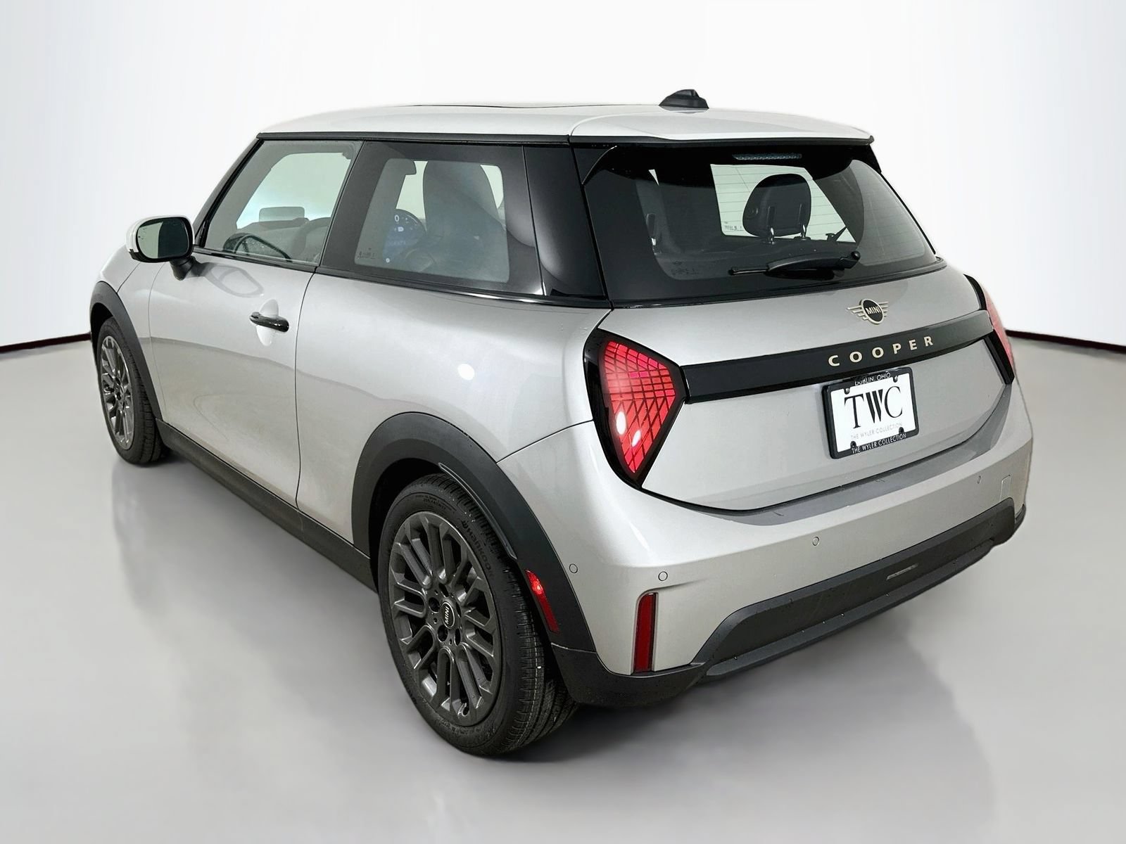 New 2026 MINI Cooper 2-Door Hardtop FWD image 7