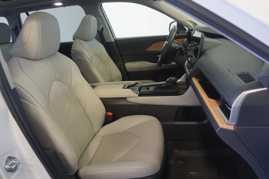 Used 2024 Toyota Grand Highlander AWD image 23