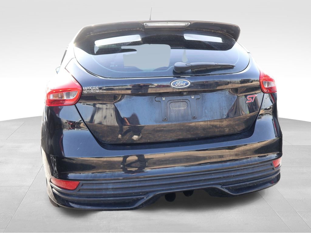 Used 2017 Ford Focus ST FWD image 6