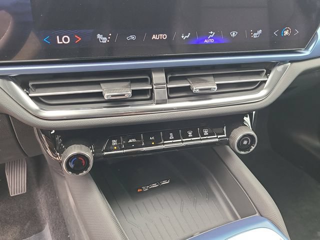 New 2026 Chevrolet Equinox EV LT w/ LPO, Blackout Package FWD image 9