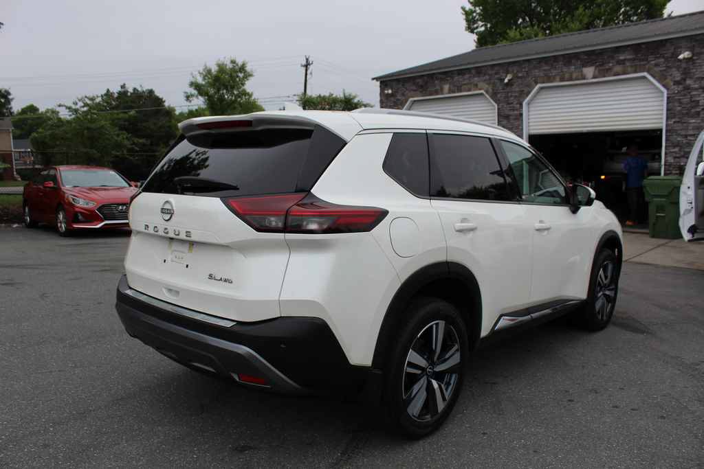 Used 2023 Nissan Rogue SL AWD/4WD image 5