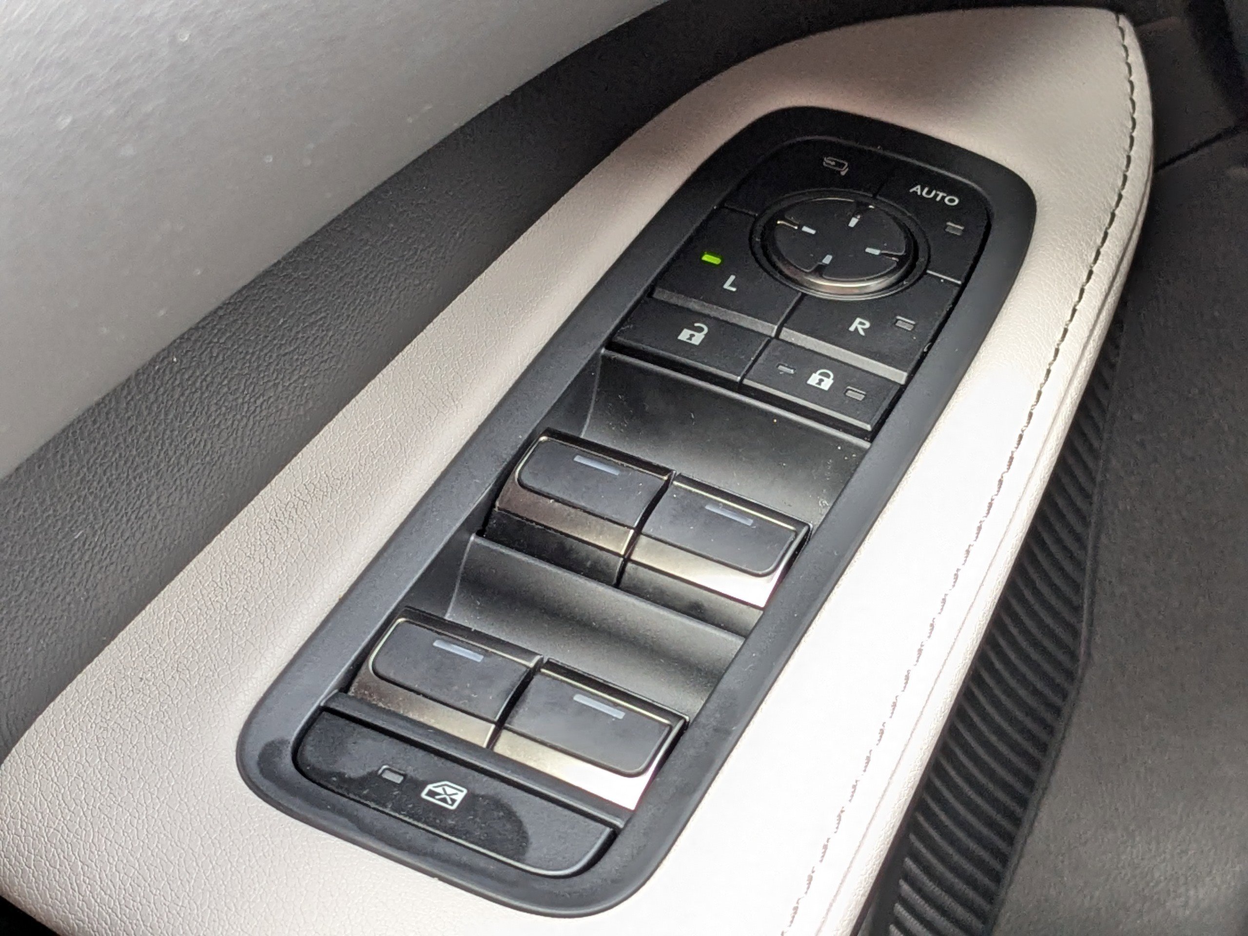 Used 2023 Lexus RX 350 Premium Plus w/ Cold Area Package image 27