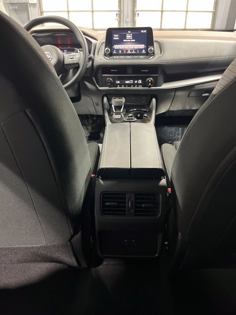 Used 2023 Nissan Rogue SV AWD/4WD image 32