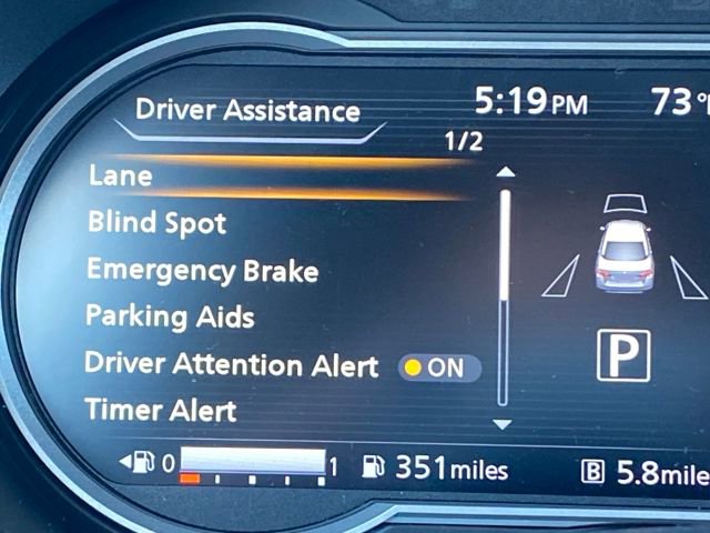 New 2025 Nissan Versa SR w/ Trunk Package image 15