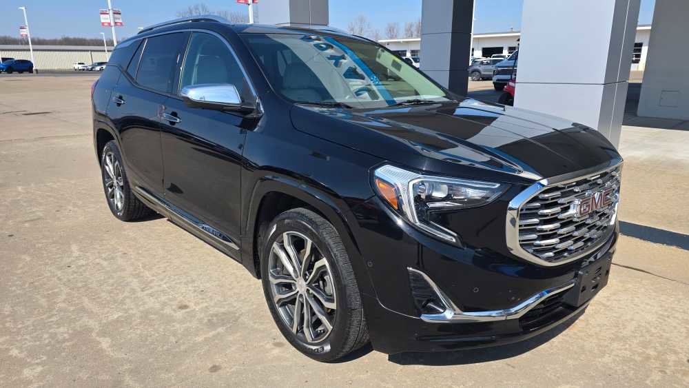 Used 2019 GMC Terrain Denali w/ Advanced Safety Package image 2