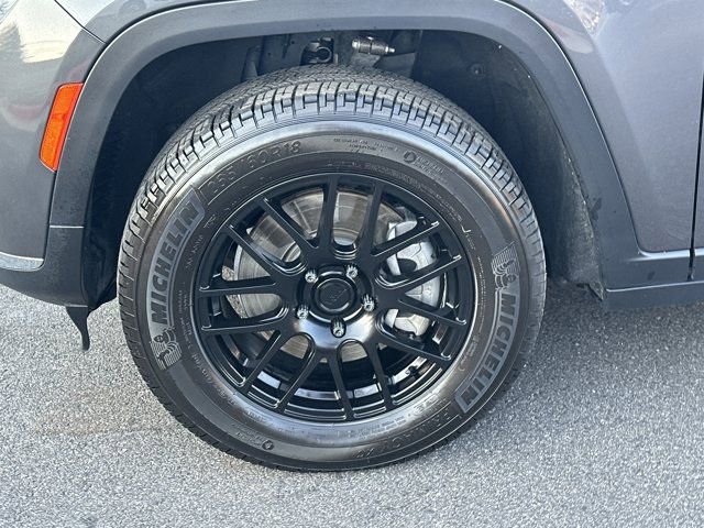 Certified 2021 Jeep Grand Cherokee L Laredo w/ Luxury Tech Group I image 14