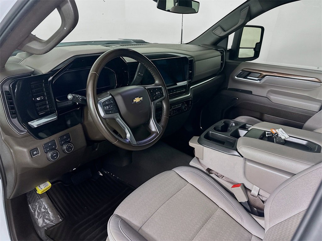 Used 2024 Chevrolet Silverado 2500 LT image 30