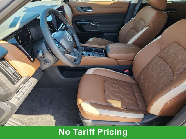 New 2026 Nissan Pathfinder Platinum FWD image 10