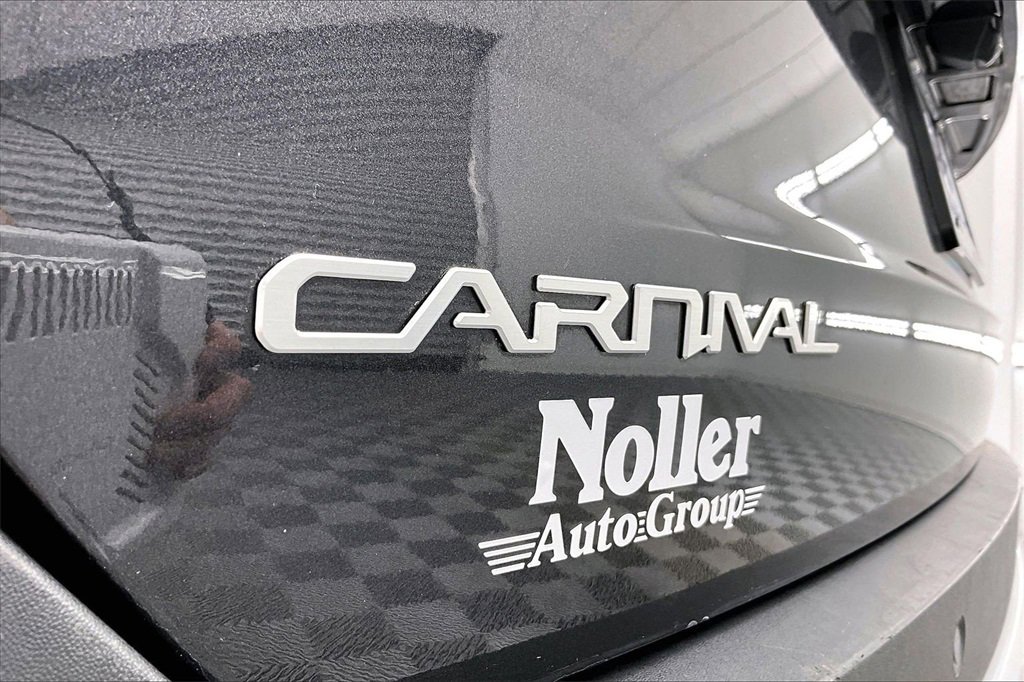Used 2025 Kia Carnival image 8