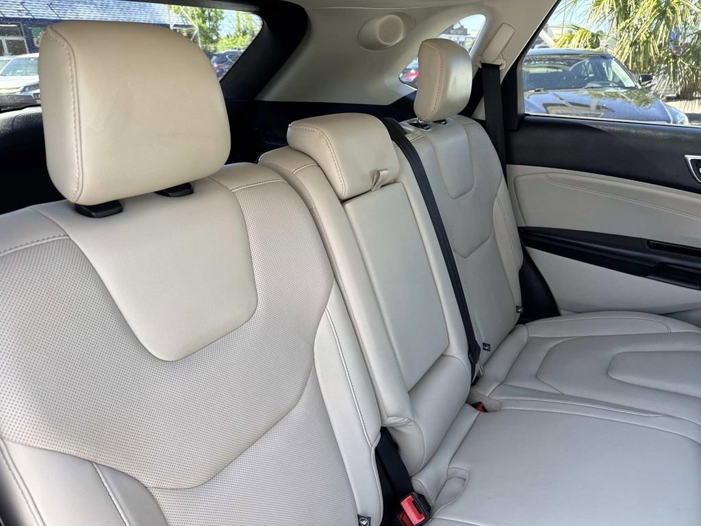 Used 2018 Ford Edge Titanium w/ Equipment Group 301A image 11