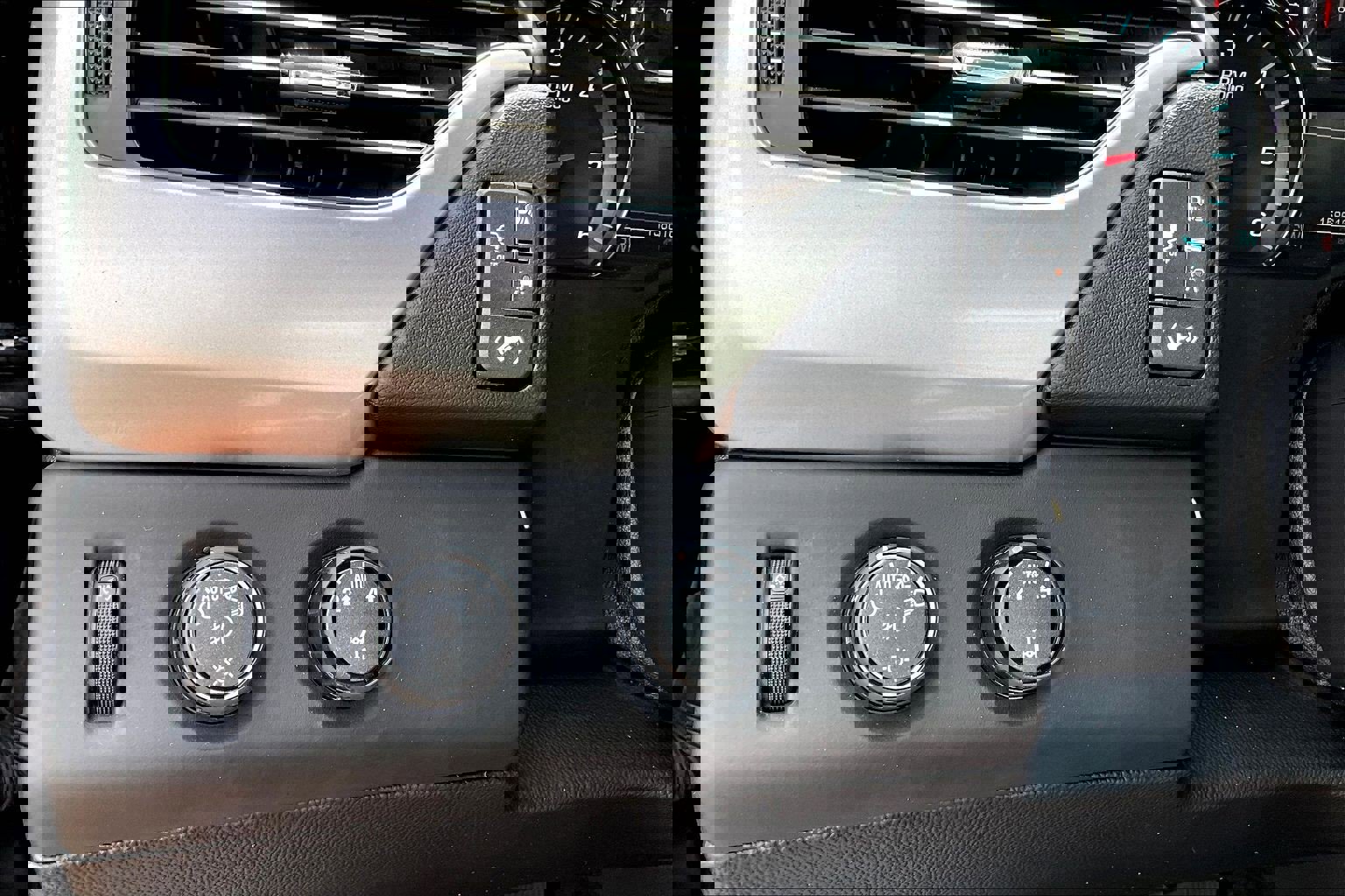 Used 2016 Chevrolet Suburban LTZ AWD/4WD image 40