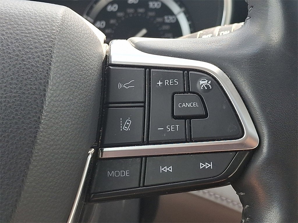 Used 2021 Toyota Highlander Limited image 22