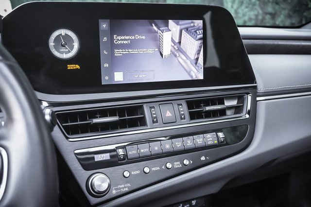 Certified 2025 Lexus ES 300h 300h image 16