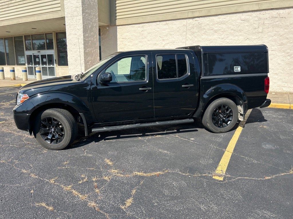 Used 2021 Nissan Frontier SV w/ Midnight Edition Floor Mats image 2
