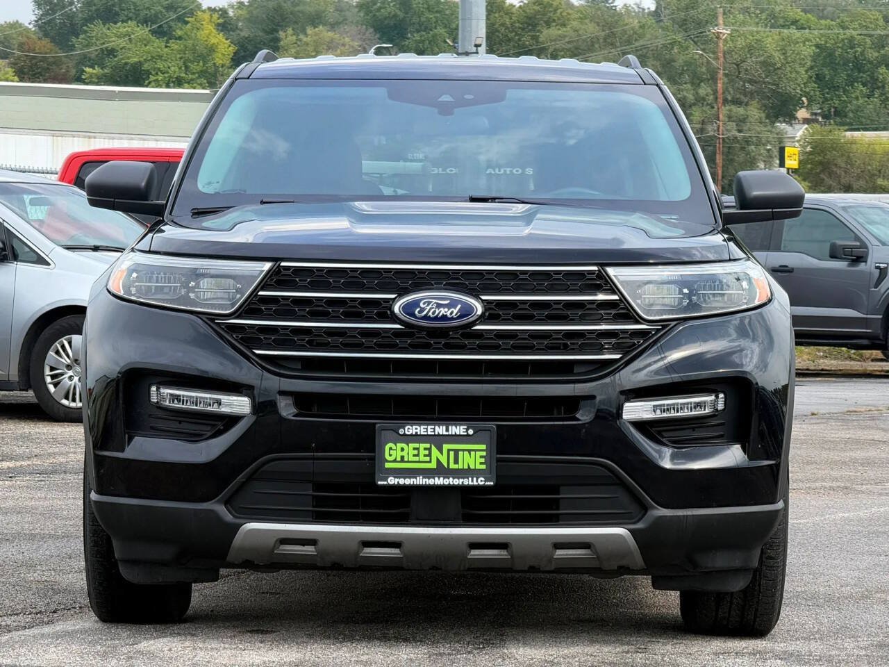 Used 2023 Ford Explorer XLT w/ Equipment Group 202A AWD/4WD image 3