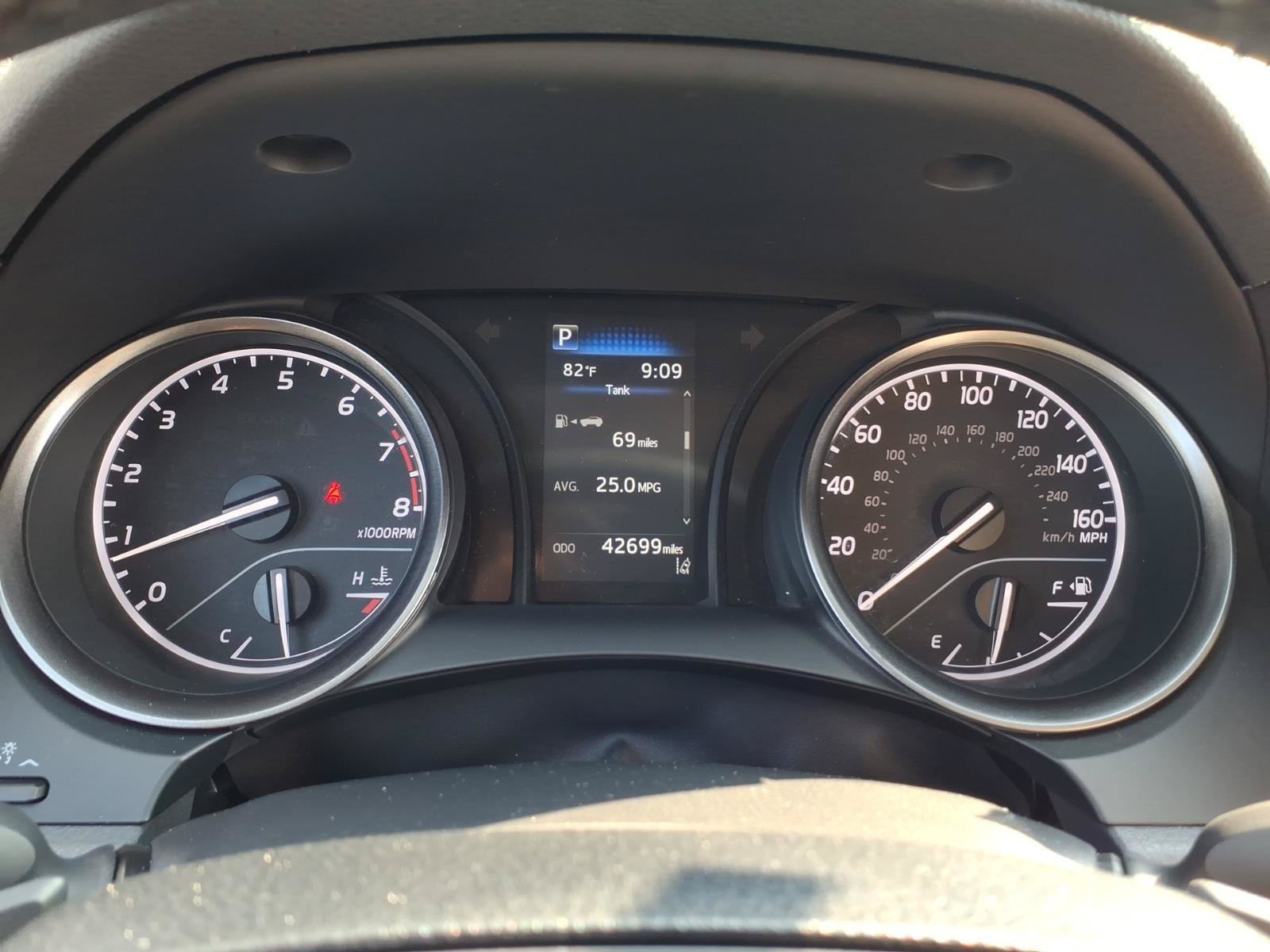 Used 2022 Toyota Camry SE FWD image 16