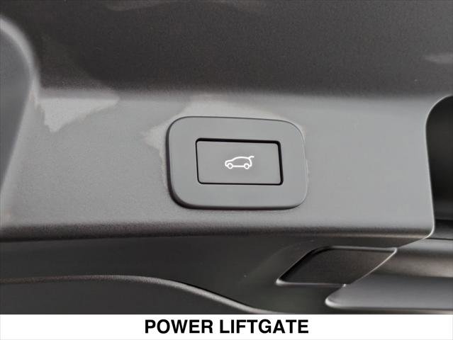 Used 2024 Jaguar F-PACE R-Dynamic S image 32