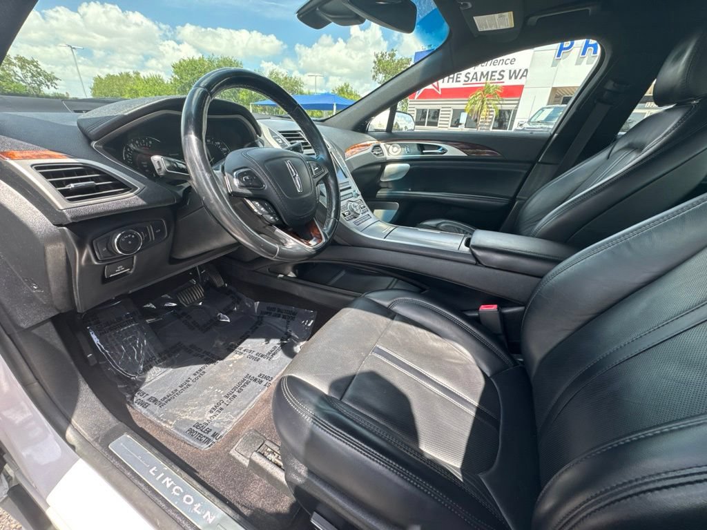 Used 2020 Lincoln MKZ Reserve w/ Luxury Package FWD image 13