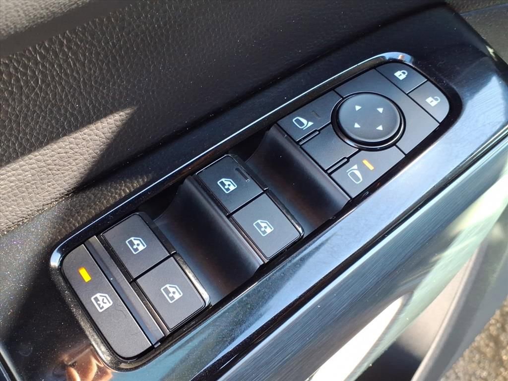 Used 2025 Nissan Pathfinder SL image 15