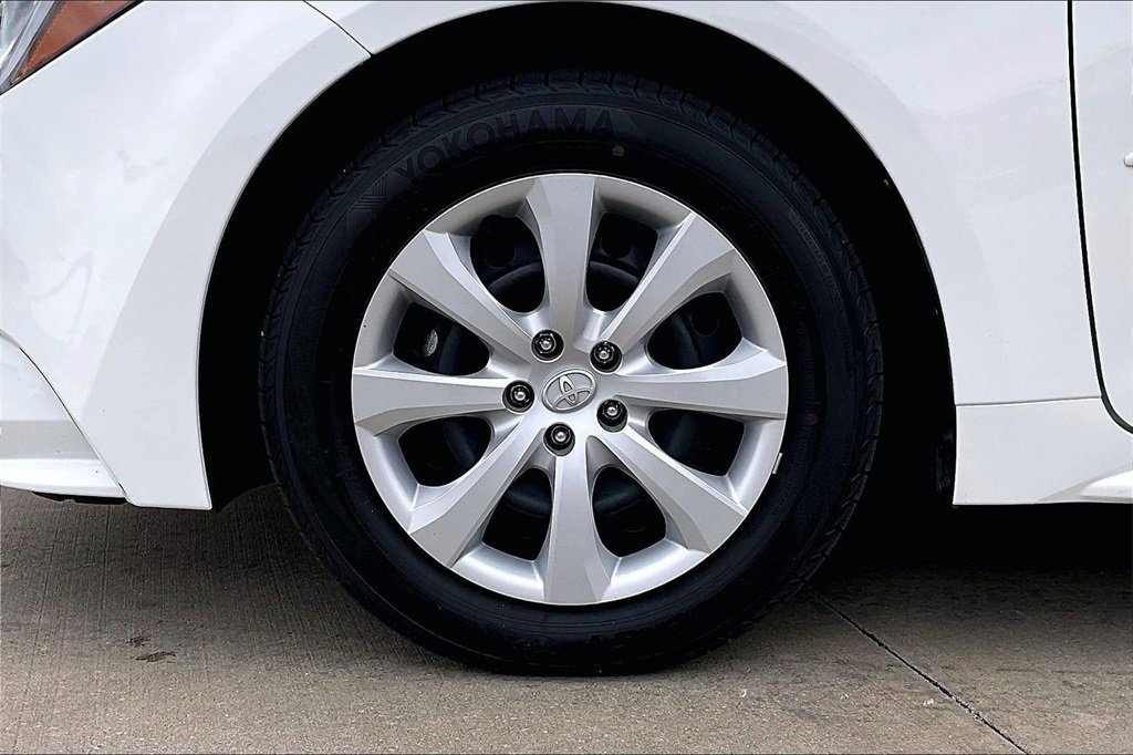 Used 2024 Toyota Corolla LE image 9