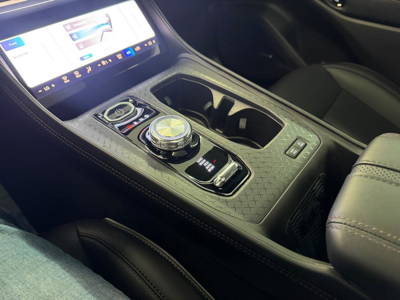 Used 2025 Jeep Wagoneer S Limited AWD/4WD image 17
