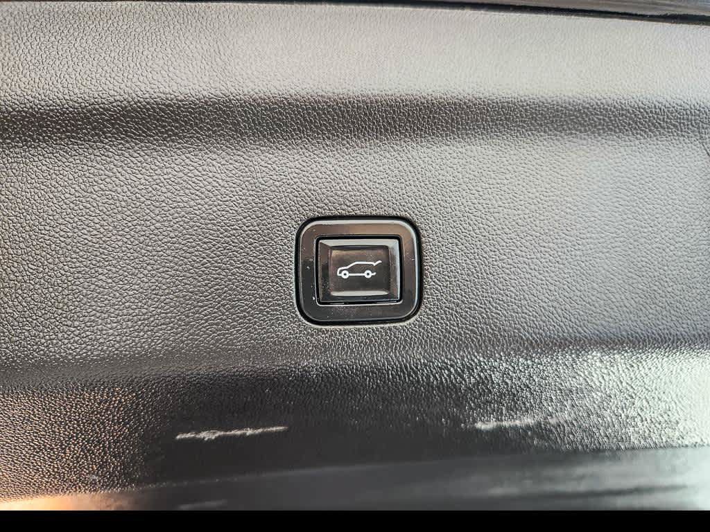Used 2021 Cadillac Escalade Premium Luxury Platinum w/ LPO, Floor Liner Package AWD/4WD image 25