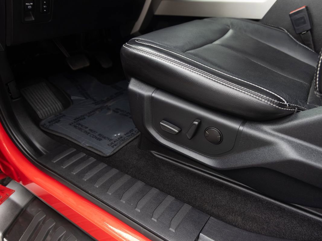 Used 2019 Ford F150 Lariat w/ Equipment Group 502A Luxury AWD/4WD image 14