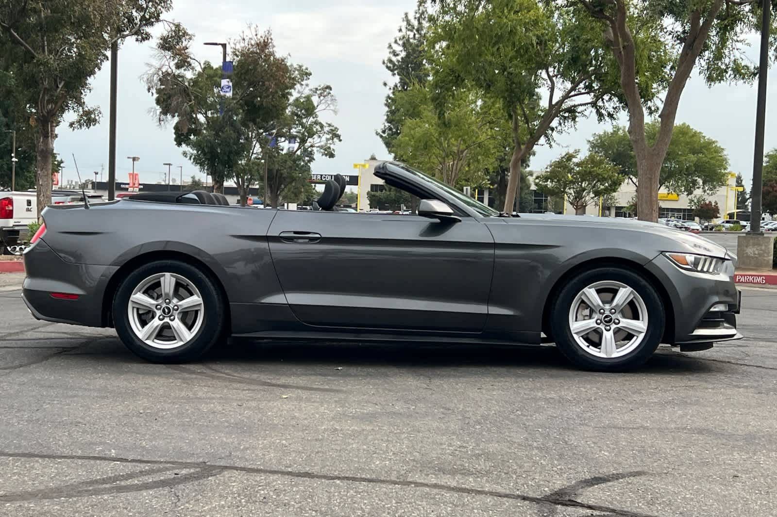 Used 2016 Ford Mustang Convertible RWD image 8