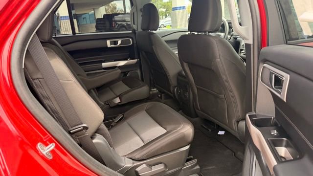 Used 2023 Ford Explorer XLT RWD image 9
