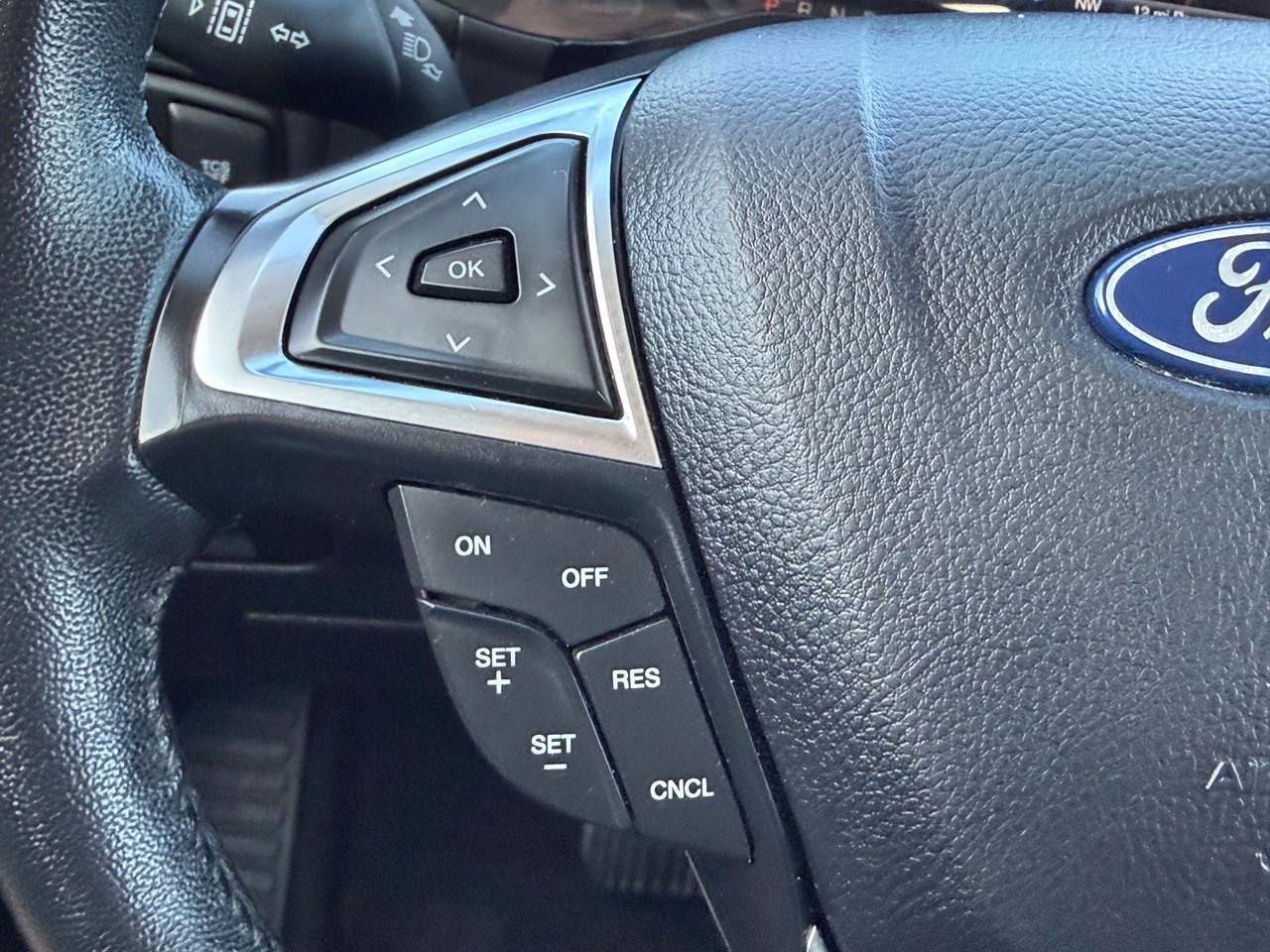 Used 2024 Ford Edge SEL AWD/4WD image 18
