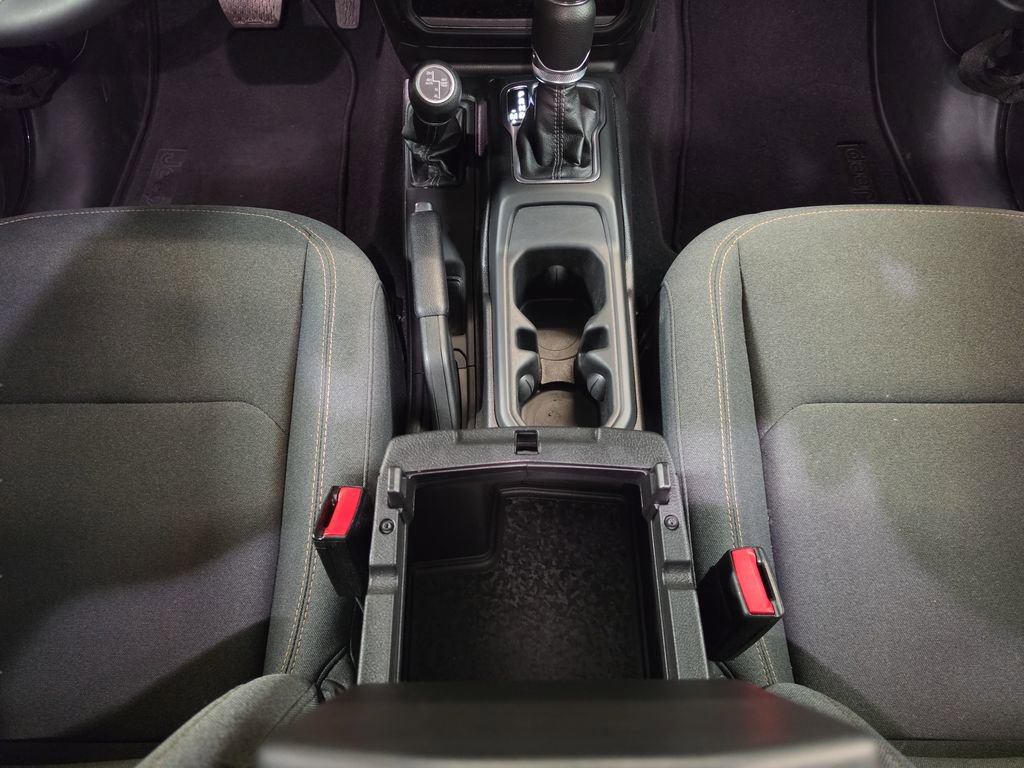 Certified 2025 Jeep Wrangler Unlimited Sahara w/ Safety Group image 18