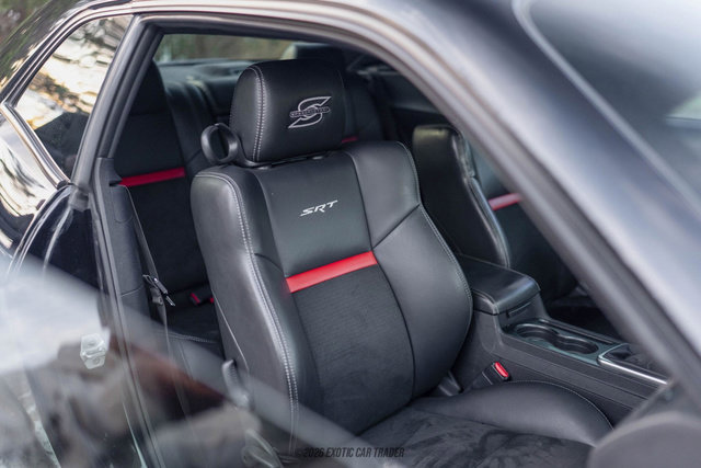 Used 2009 Dodge Challenger SRT8 w/ SRT Option Group II image 29