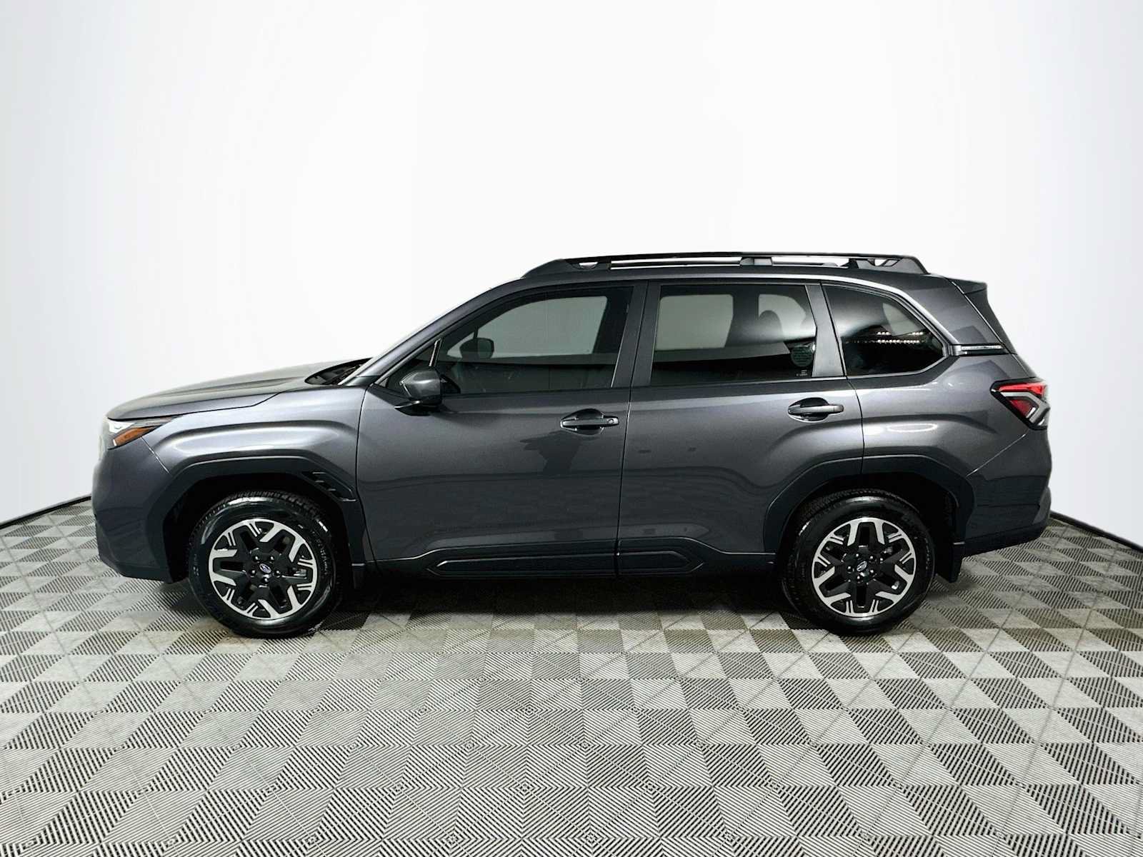 Certified 2026 Subaru Forester Premium w/ Base/Premium Package AWD/4WD image 4